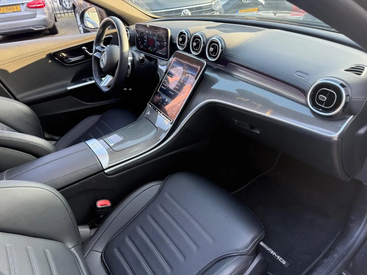 300 e AMG Line / NEDERLANDSE AUTO / LEDER / NAVIGATIE / ACHTERUITRIJCAMERA/CRUISE CONTROL
