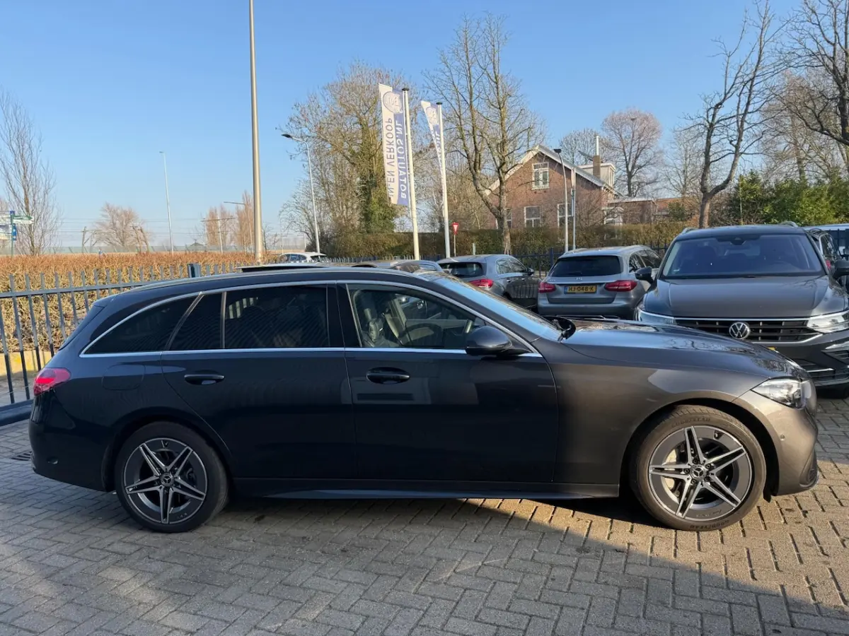 300 e AMG Line / NEDERLANDSE AUTO / LEDER / NAVIGATIE / ACHTERUITRIJCAMERA/CRUISE CONTROL