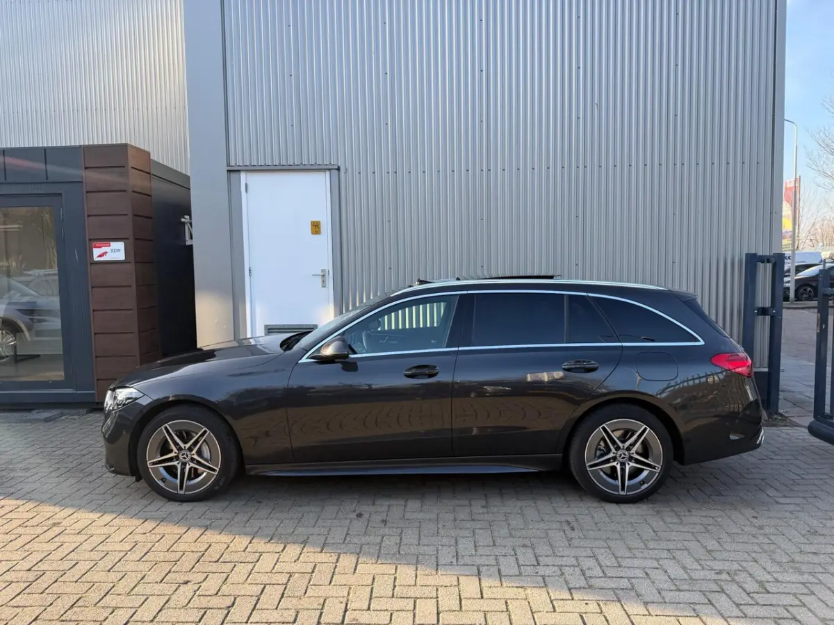 300 e AMG Line / NEDERLANDSE AUTO / LEDER / NAVIGATIE / ACHTERUITRIJCAMERA/CRUISE CONTROL