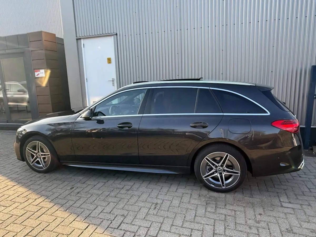 300 e AMG Line / NEDERLANDSE AUTO / LEDER / NAVIGATIE / ACHTERUITRIJCAMERA/CRUISE CONTROL