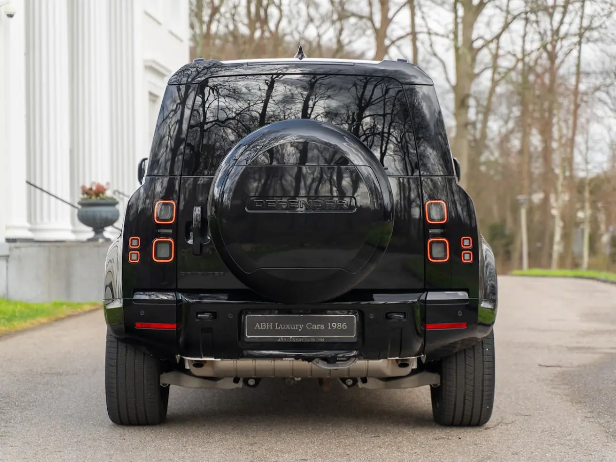 2.0 P300e 110 X-Dynamic HSE MY2026 | Pano | 22inch | Blackpack | Luchtvering | Towing Pack
