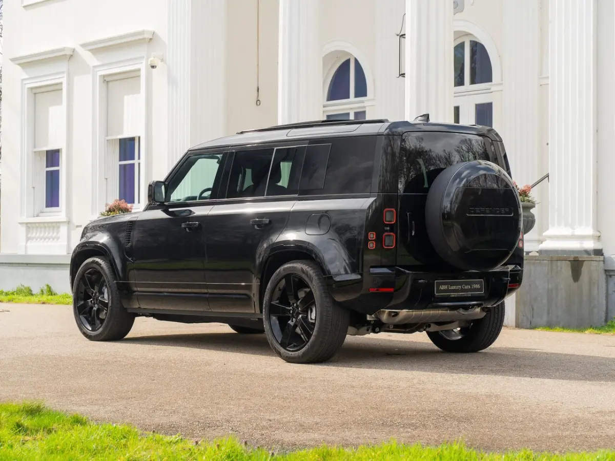 2.0 P300e 110 X-Dynamic HSE MY2026 | Pano | 22inch | Blackpack | Luchtvering | Towing Pack