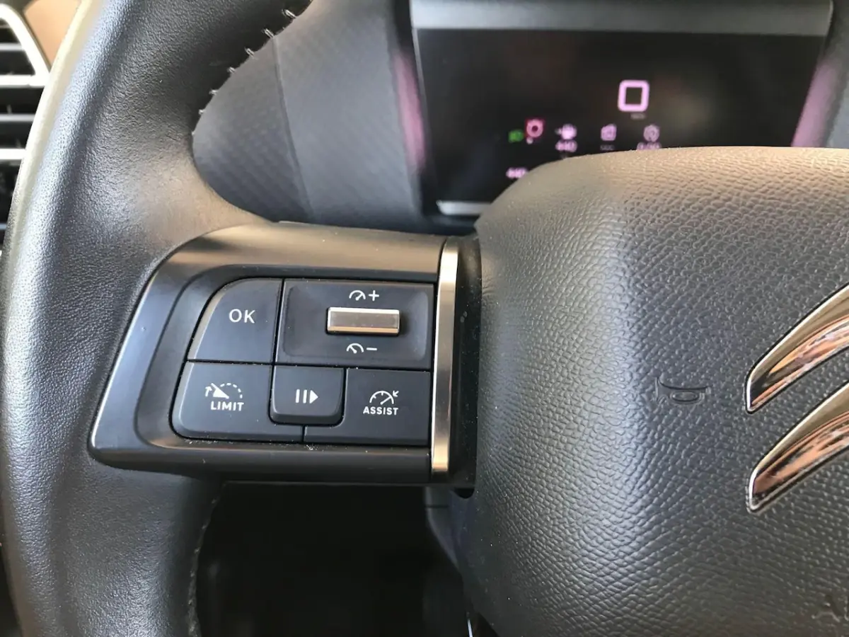 1.2 Puretech Feel Edition Navigatie, Camera, Head up display , Afn trekhaak