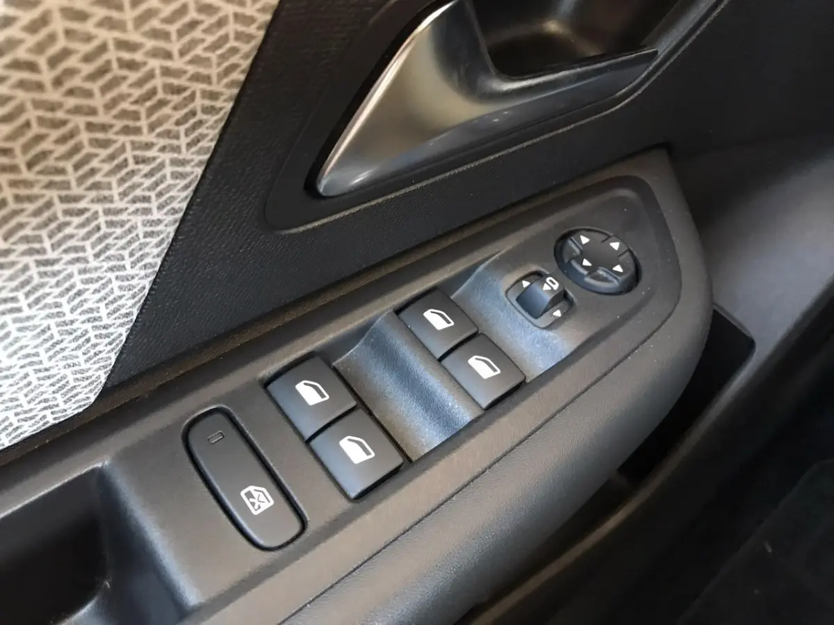 1.2 Puretech Feel Edition Navigatie, Camera, Head up display , Afn trekhaak