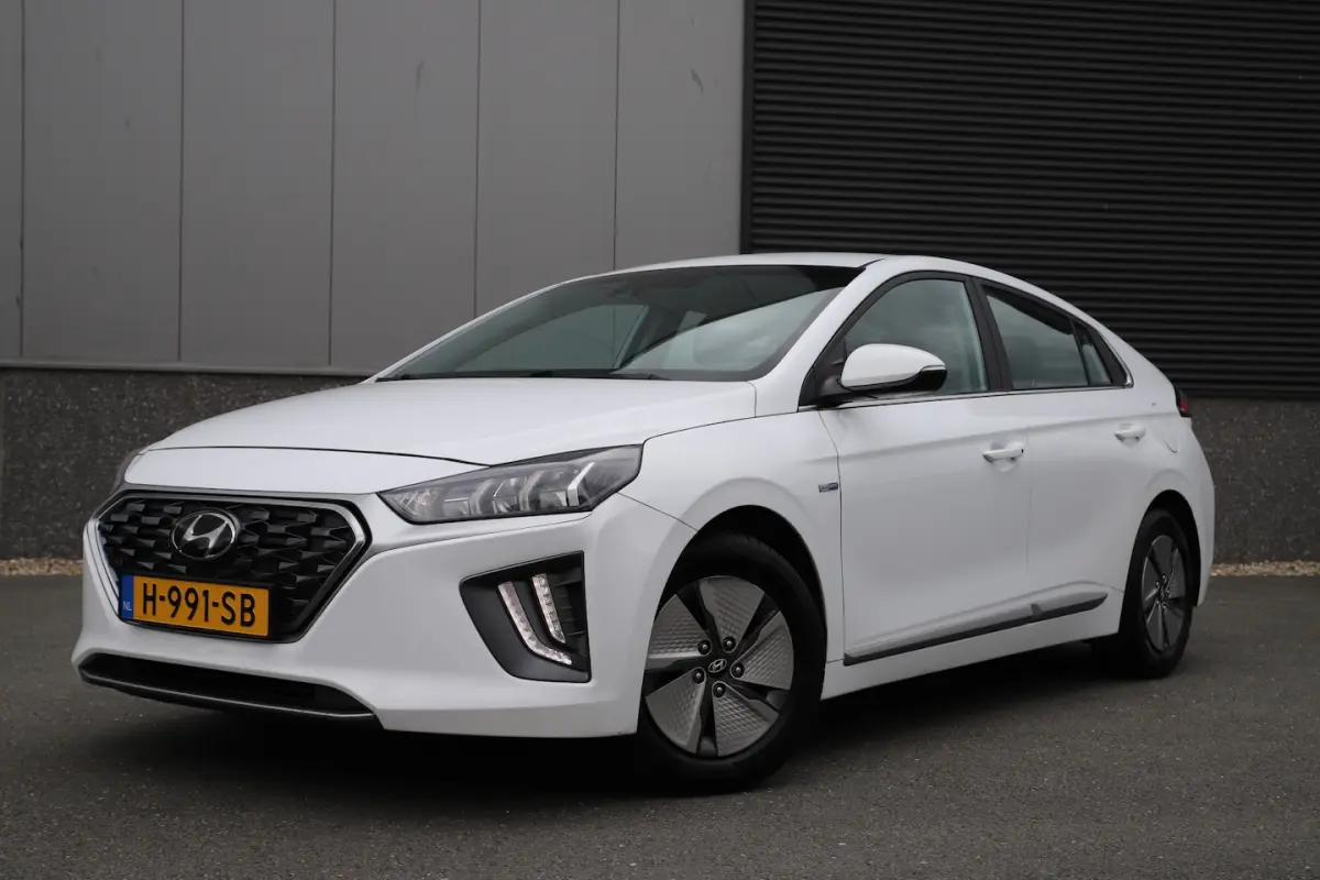 1.6 GDi Hybrid/Facelift/Matrix-LED/Carplay/Infinity-sound/Camera/Cruise