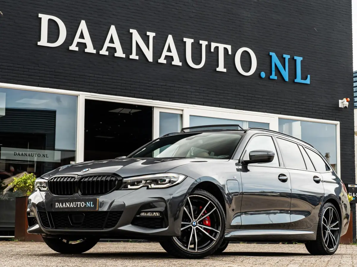 330e M Sport Pano Camera ACC