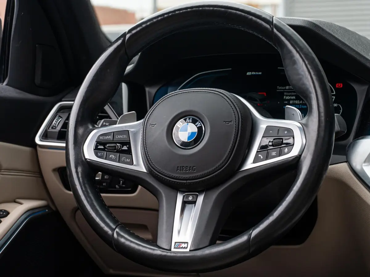 330e M Sport Pano Camera ACC
