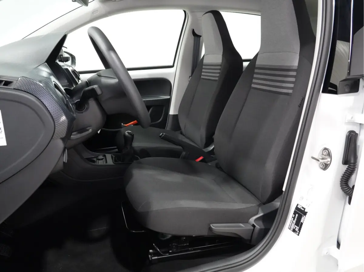 1.0 mpi 65pk | Airco | Bluetooth | Lane assist 204