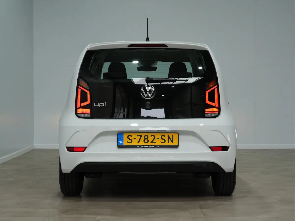 1.0 mpi 65pk | Airco | Bluetooth | Lane assist 204