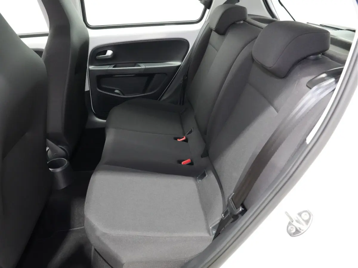 1.0 mpi 65pk | Airco | Bluetooth | Lane assist 204