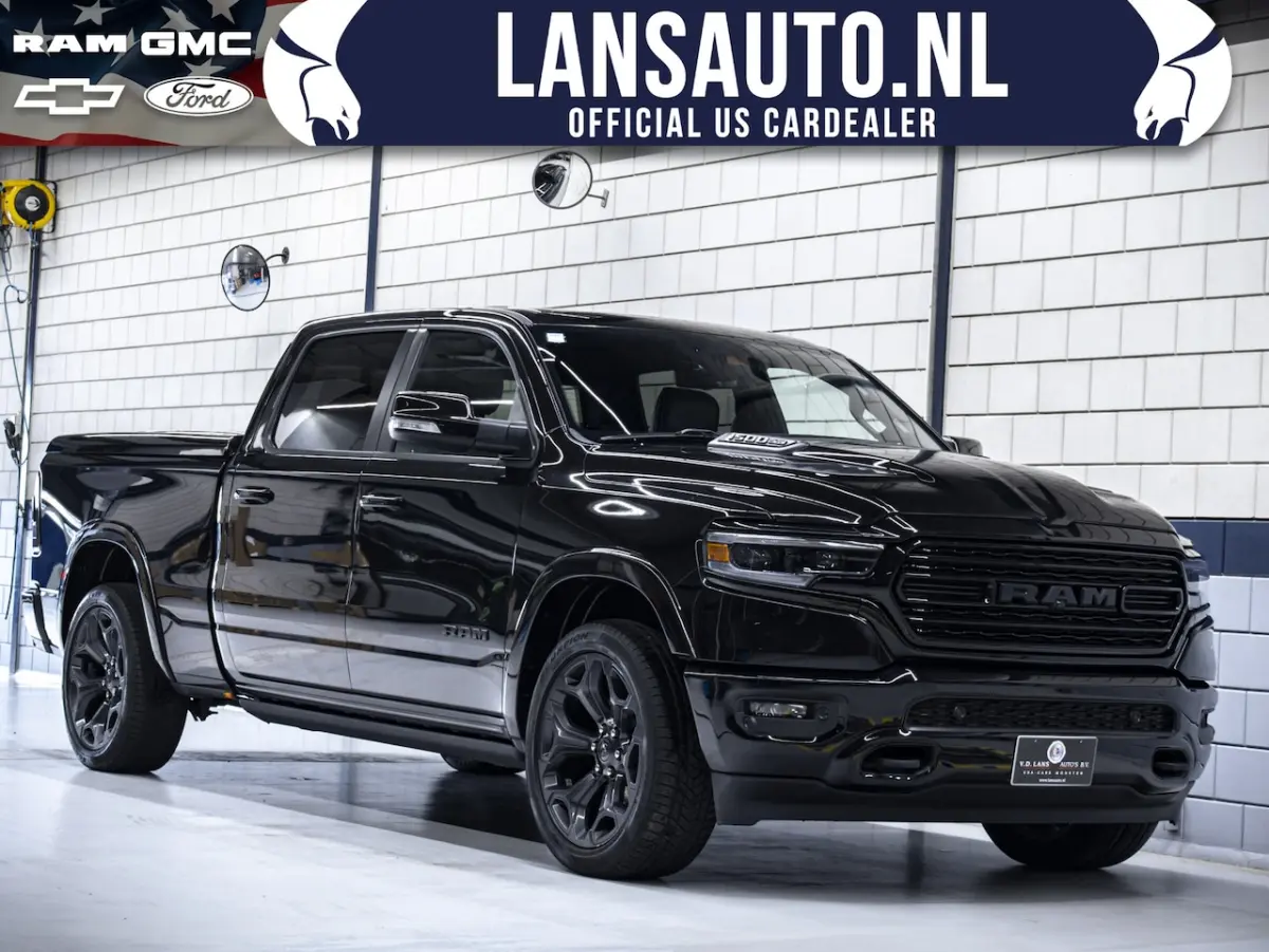Limited Night 5.7L Hemi V8 | Pano| Luchtvering | 360 camera 6.4 ft Bed