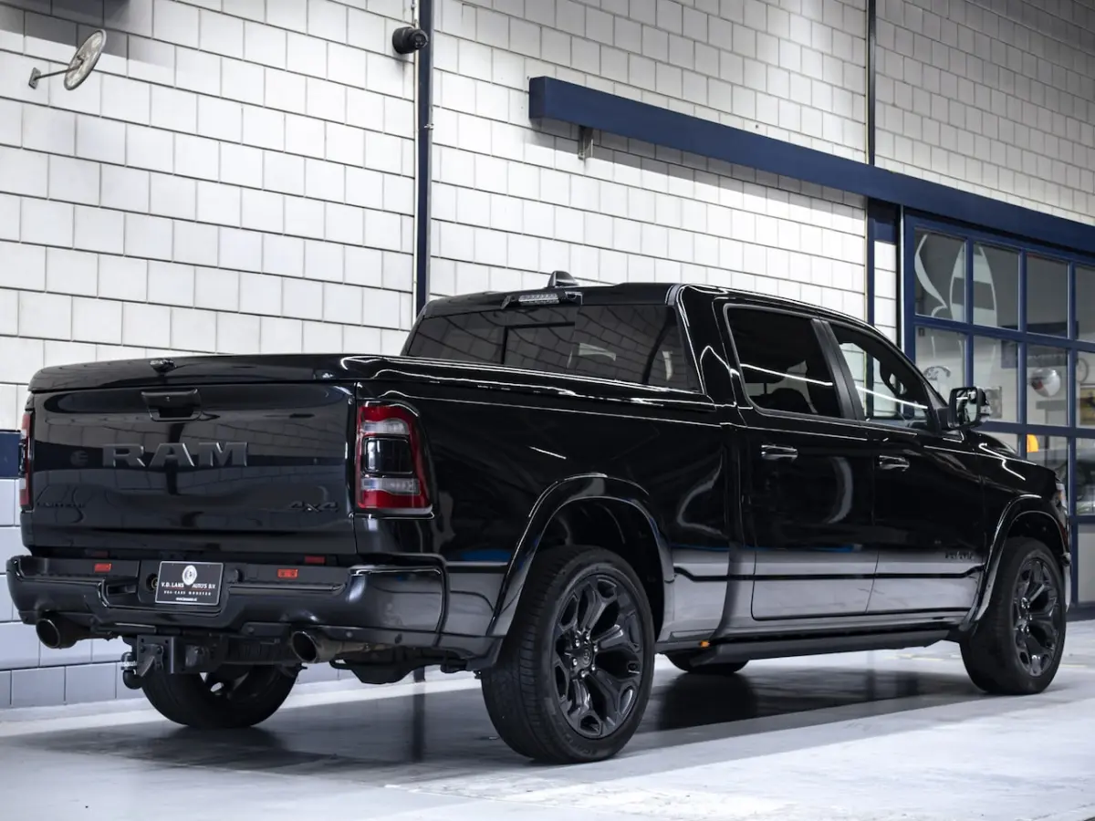 Limited Night 5.7L Hemi V8 | Pano| Luchtvering| 360 camera 6.4 ft Bed