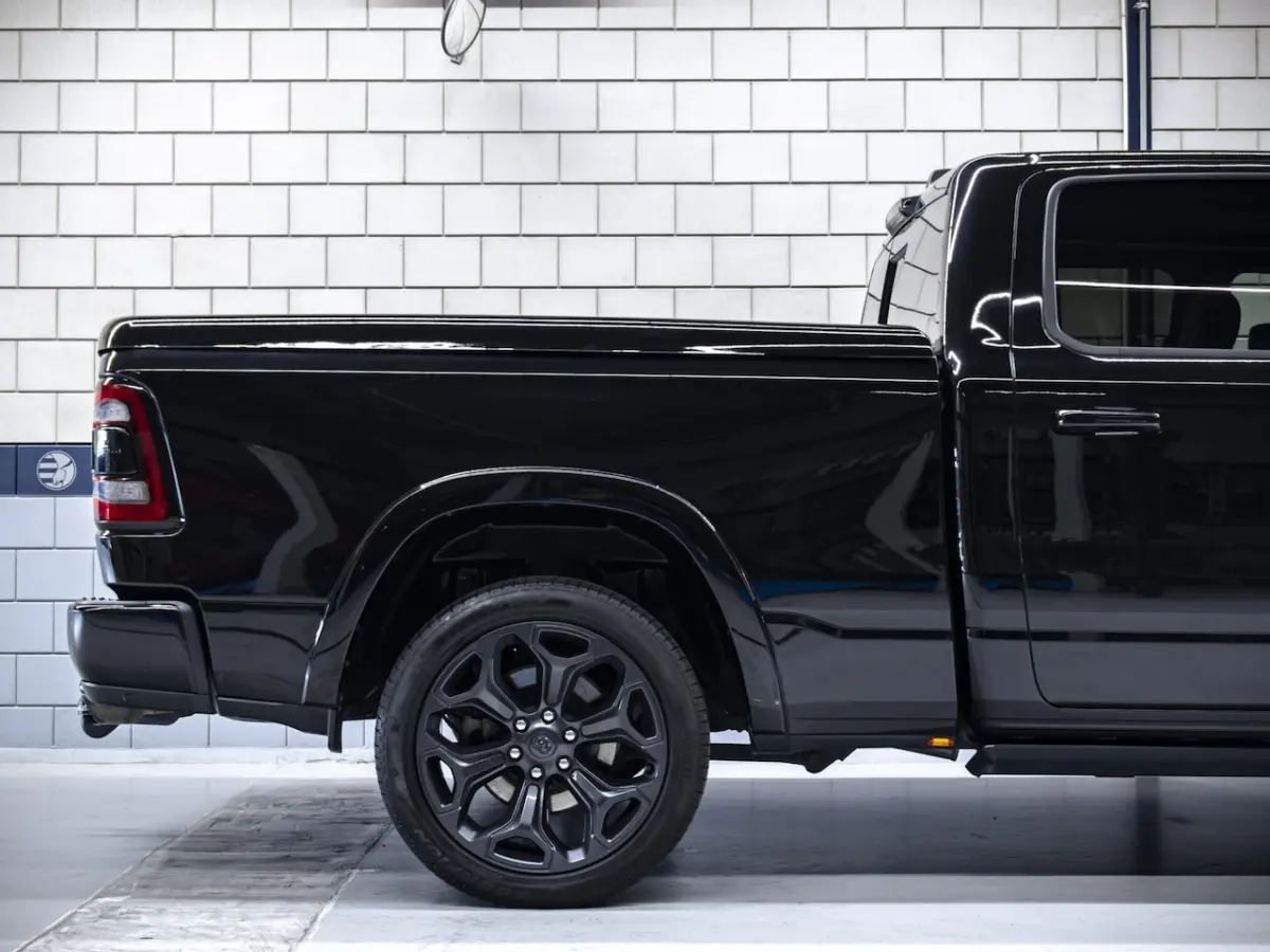 Limited Night 5.7L Hemi V8 | Pano| Luchtvering| 360 camera 6.4 ft Bed