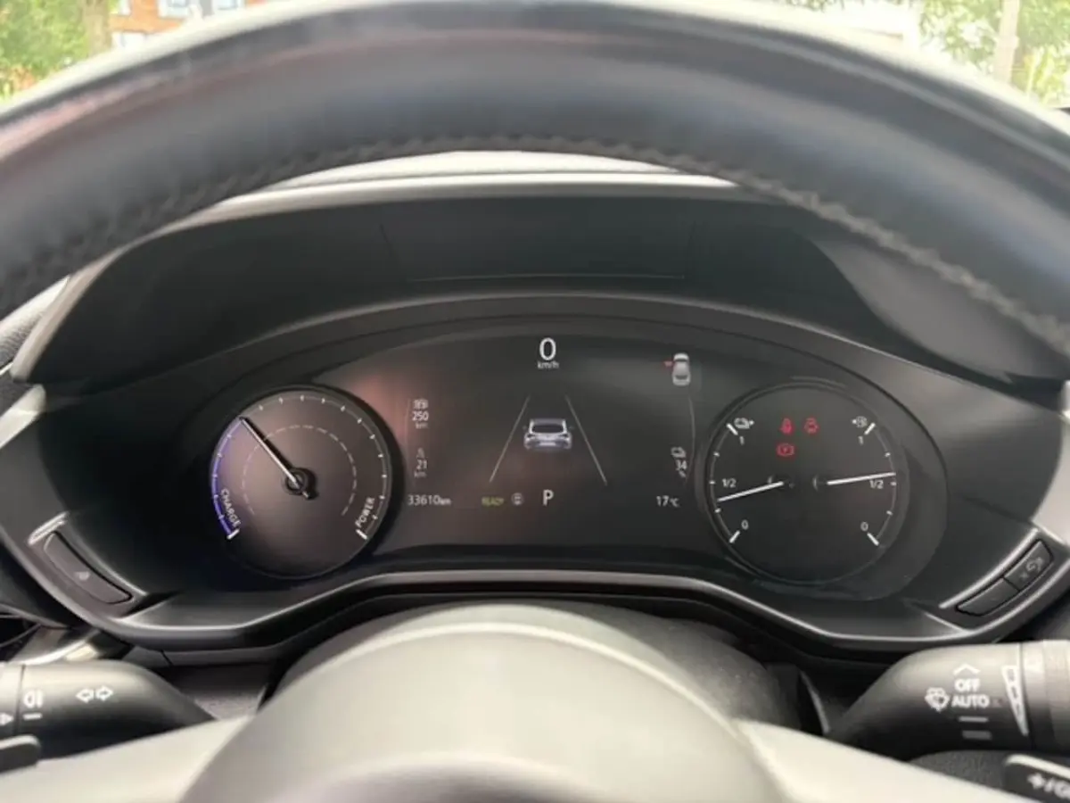 e-SkyActiv R-EV 170 Advantage | Navi | Pano | Camera | 33.610 km Dealeronderhouden