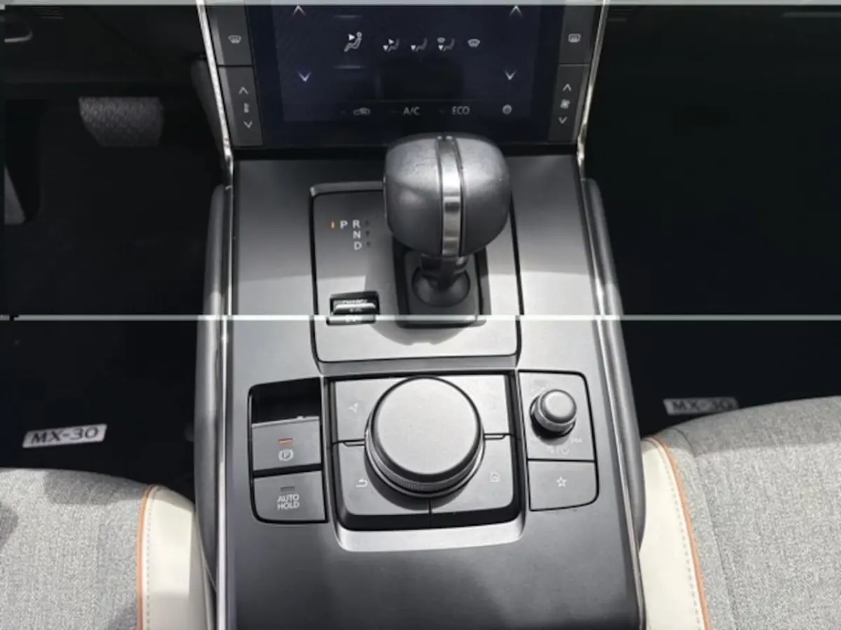 e-SkyActiv R-EV 170 Advantage | Navi | Pano | Camera | 33.610 km Dealeronderhouden