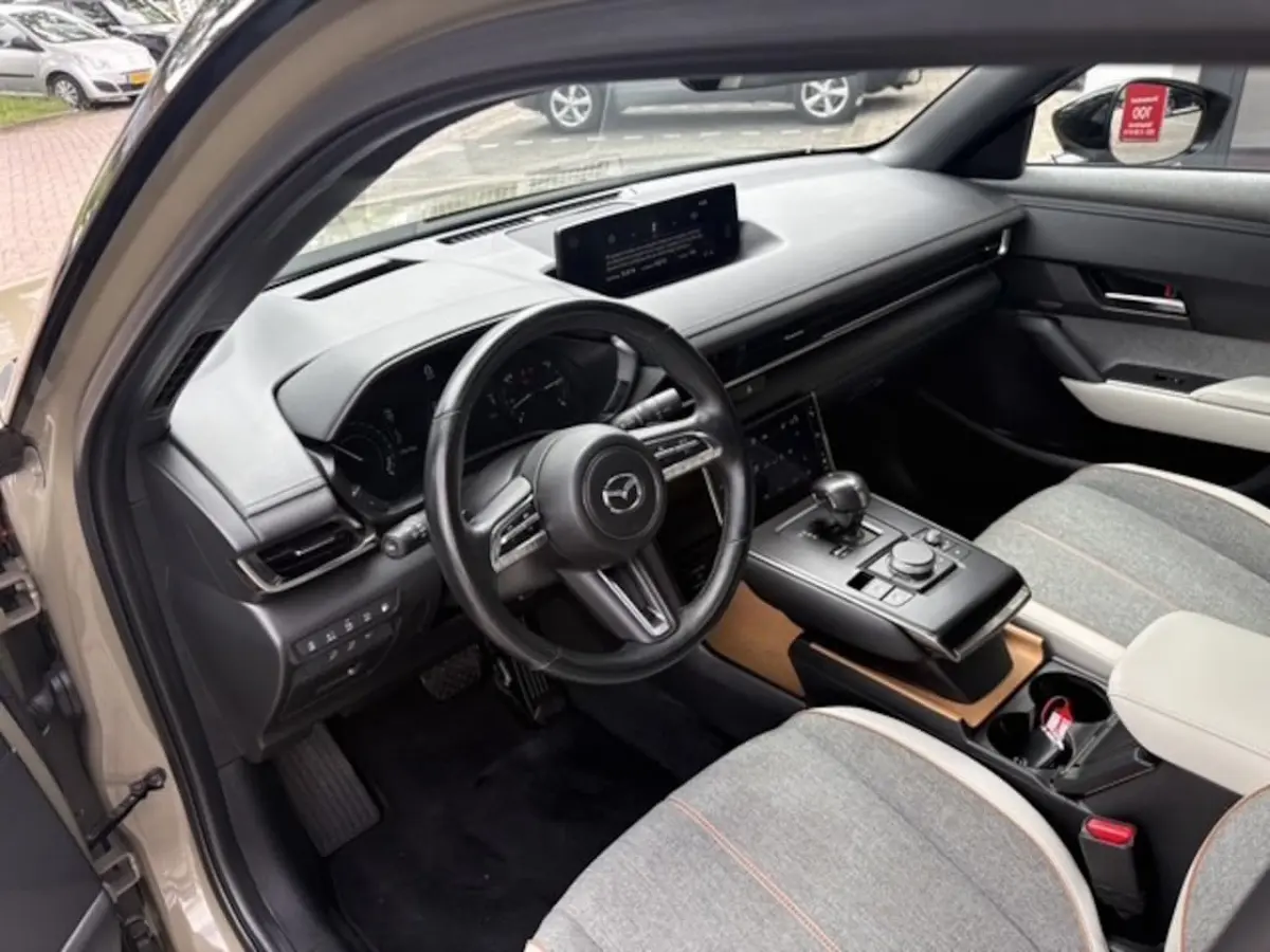 e-SkyActiv R-EV 170 Advantage | Navi | Pano | Camera | 33.610 km Dealeronderhouden