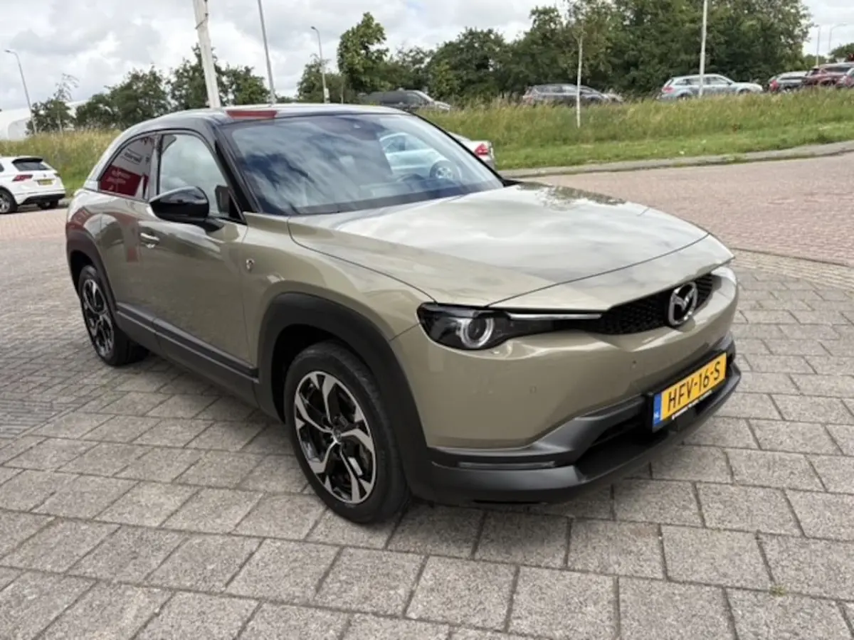 e-SkyActiv R-EV 170 Advantage | Navi | Pano | Camera | 33.610 km Dealeronderhouden