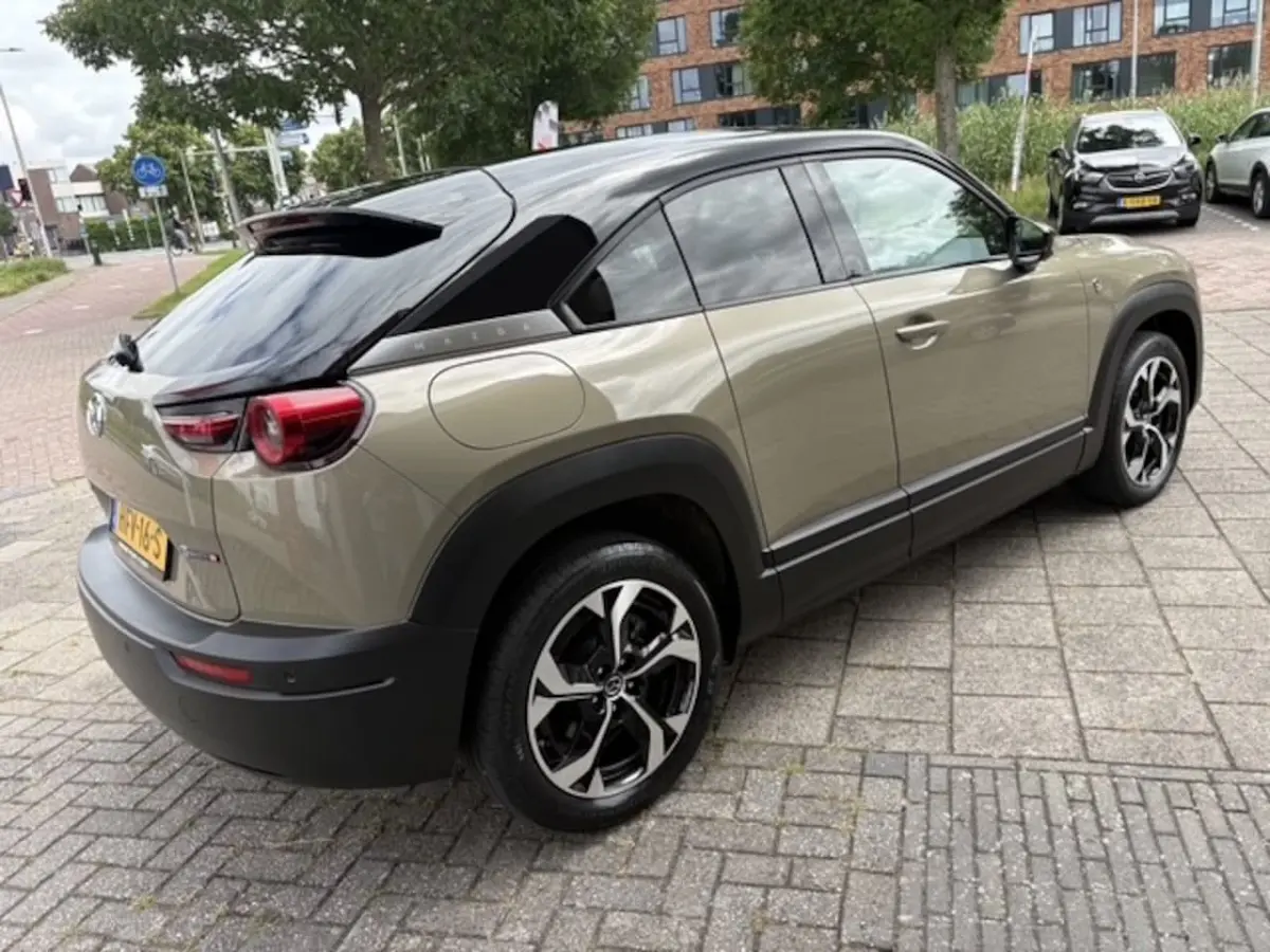 e-SkyActiv R-EV 170 Advantage | Navi | Pano | Camera | 33.610 km Dealeronderhouden