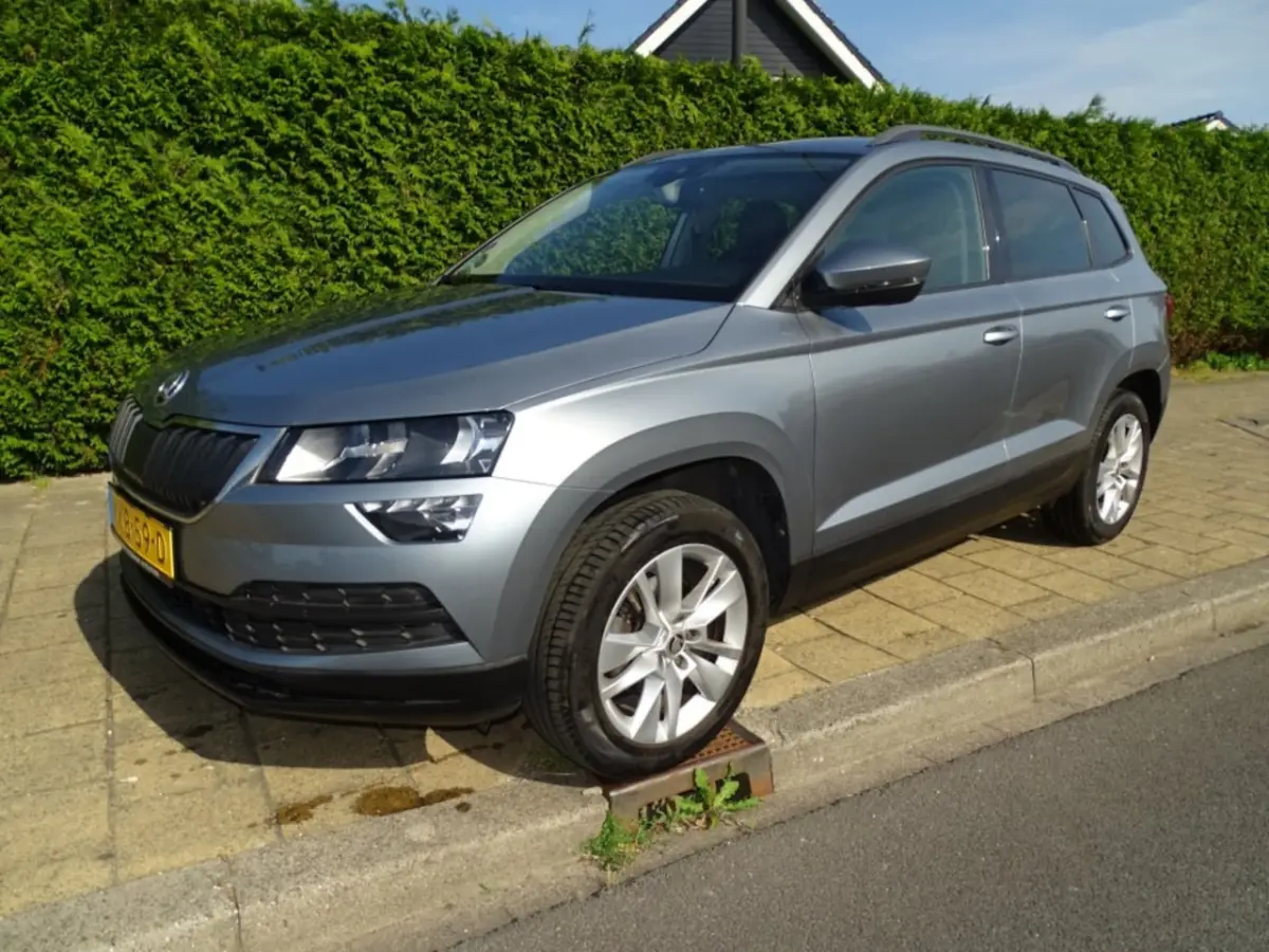 1.0 TSI BUS. ED-Navi-Carplay-Clima-Came-Blth-Pdc