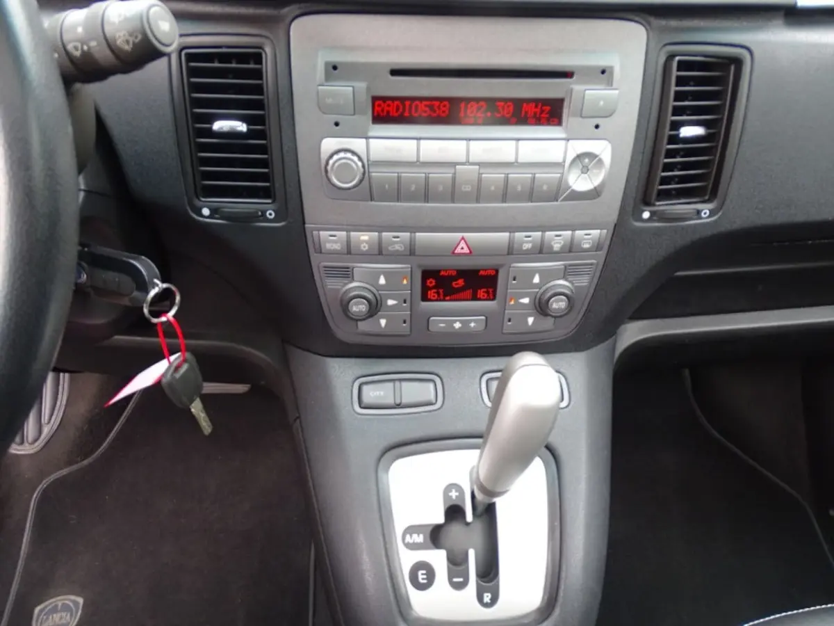 1.4-16V PLATINUM SenS-Airco-Lmv-Cruise-Pano