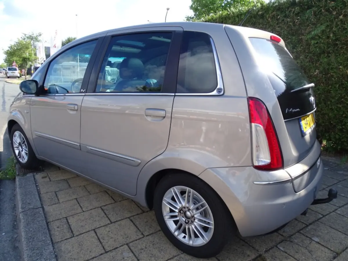 1.4-16V PLATINUM SenS-Airco-Lmv-Cruise-Pano