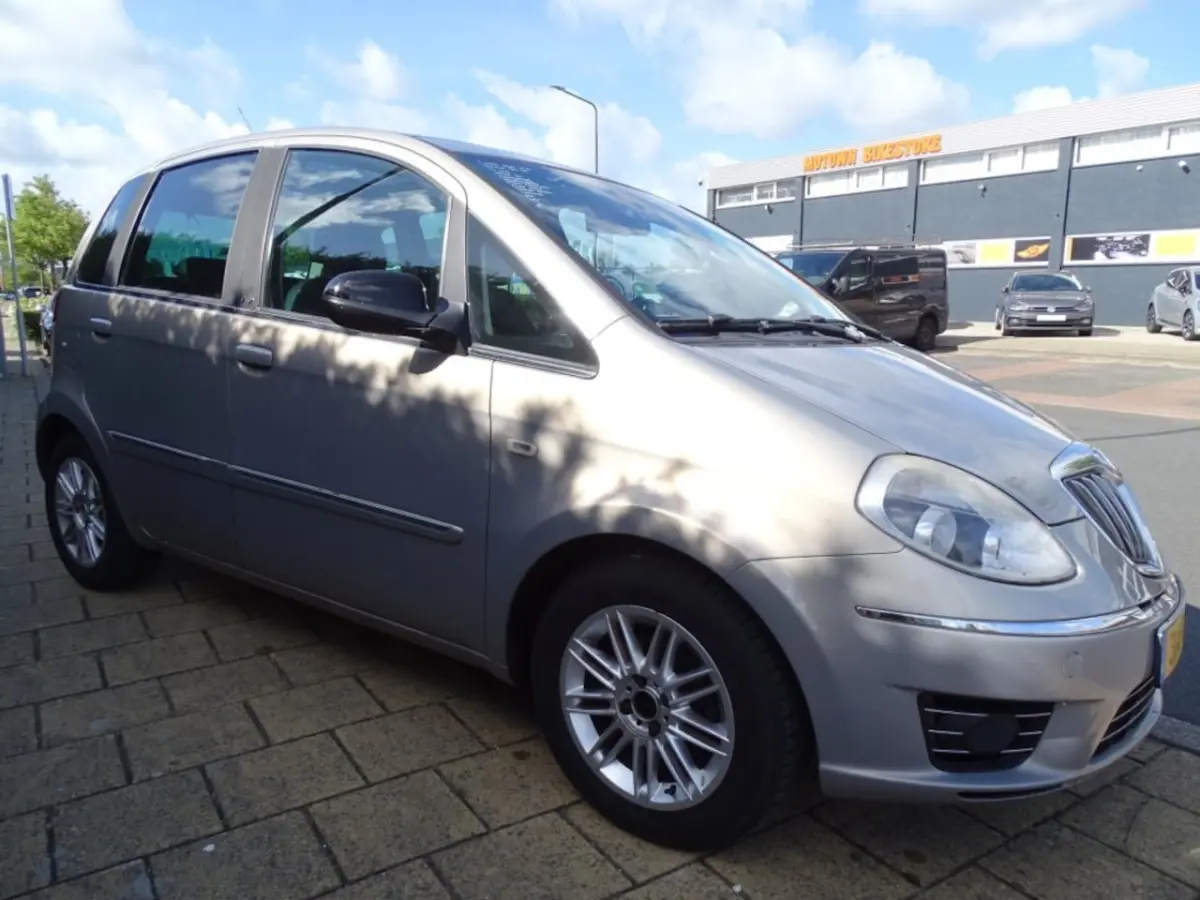 1.4-16V PLATINUM SenS-Airco-Lmv-Cruise-Pano