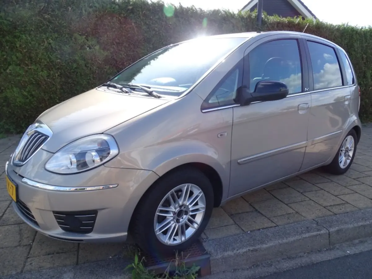 1.4-16V PLATINUM SenS-Airco-Lmv-Cruise-Pano