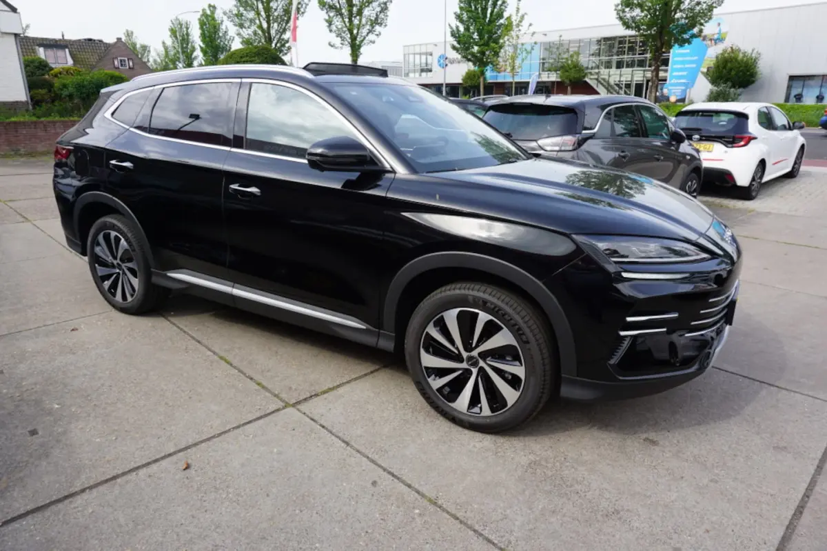 1.5 DM-i 218pk FWD Boost Plug in Hybrid Panoramadak