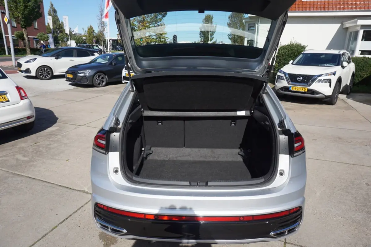 1.0 TSI 110pk DSG-7 R-Line Camera Panoramadak