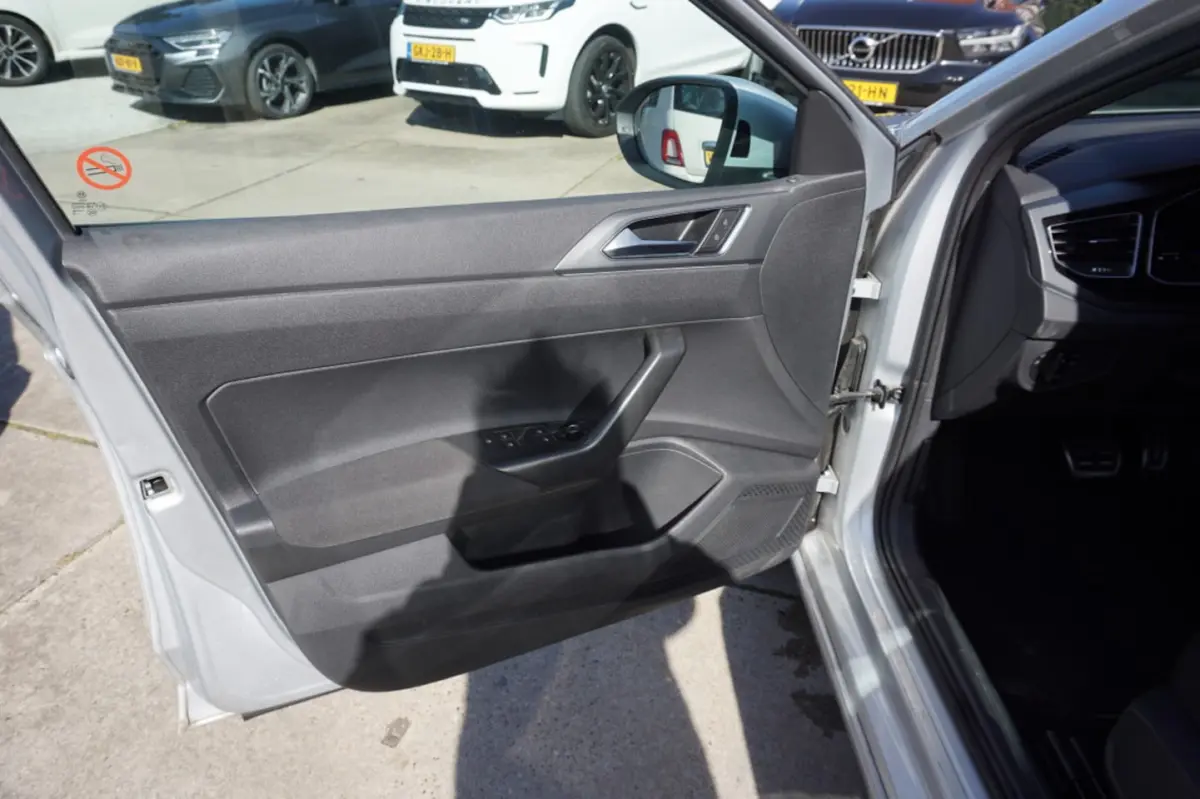 1.0 TSI 110pk DSG-7 R-Line Camera Panoramadak