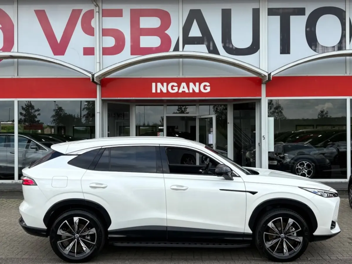 1.5 PHEV LUXURY 272PK AUT. NAVI CARPLAY 360CAMERA AIRCO