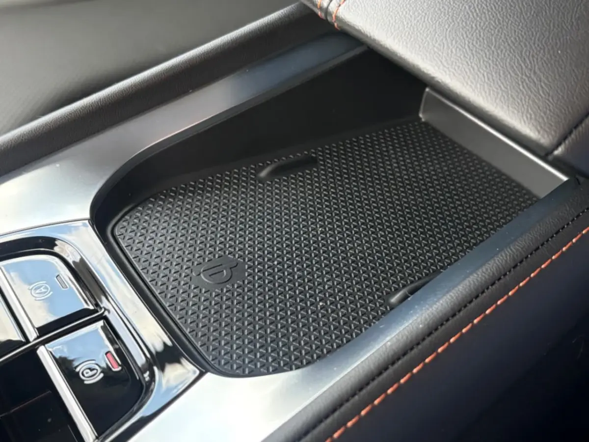 1.5 PHEV LUXURY 272PK AUT. NAVI CARPLAY 360CAMERA AIRCO