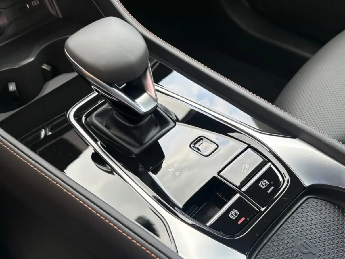 1.5 PHEV LUXURY 272PK AUT. NAVI CARPLAY 360CAMERA AIRCO