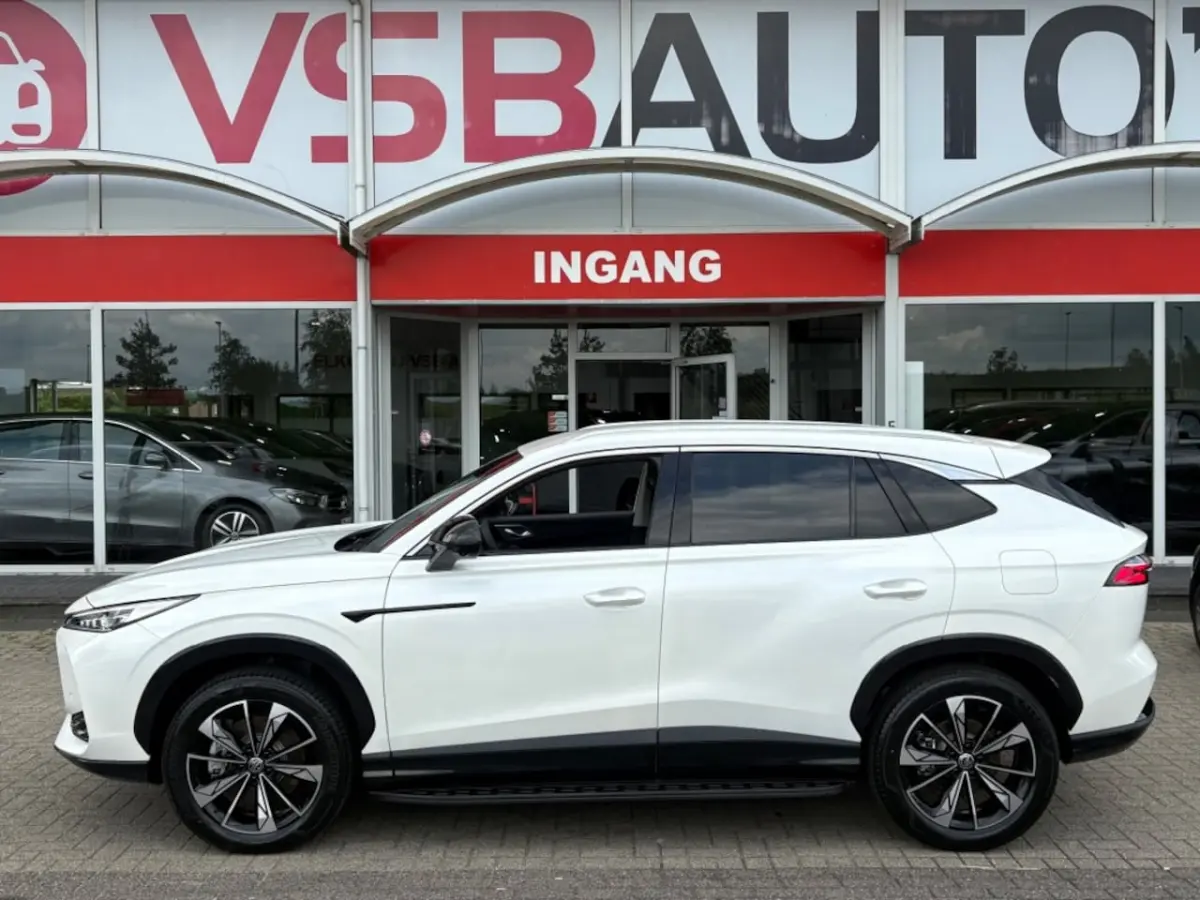 1.5 PHEV LUXURY 272PK AUT. NAVI CARPLAY 360CAMERA AIRCO
