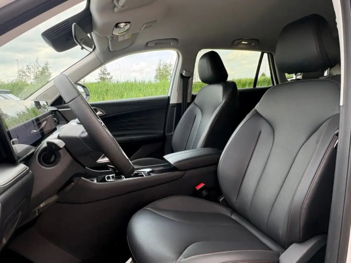 1.5 PHEV LUXURY 272PK AUT. NAVI CARPLAY 360CAMERA AIRCO