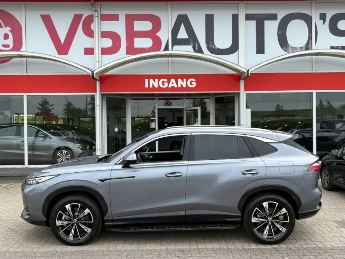 1.5 PHEV LUXURY 272PK AUT. NAVI 360CAMERA CARPLAY