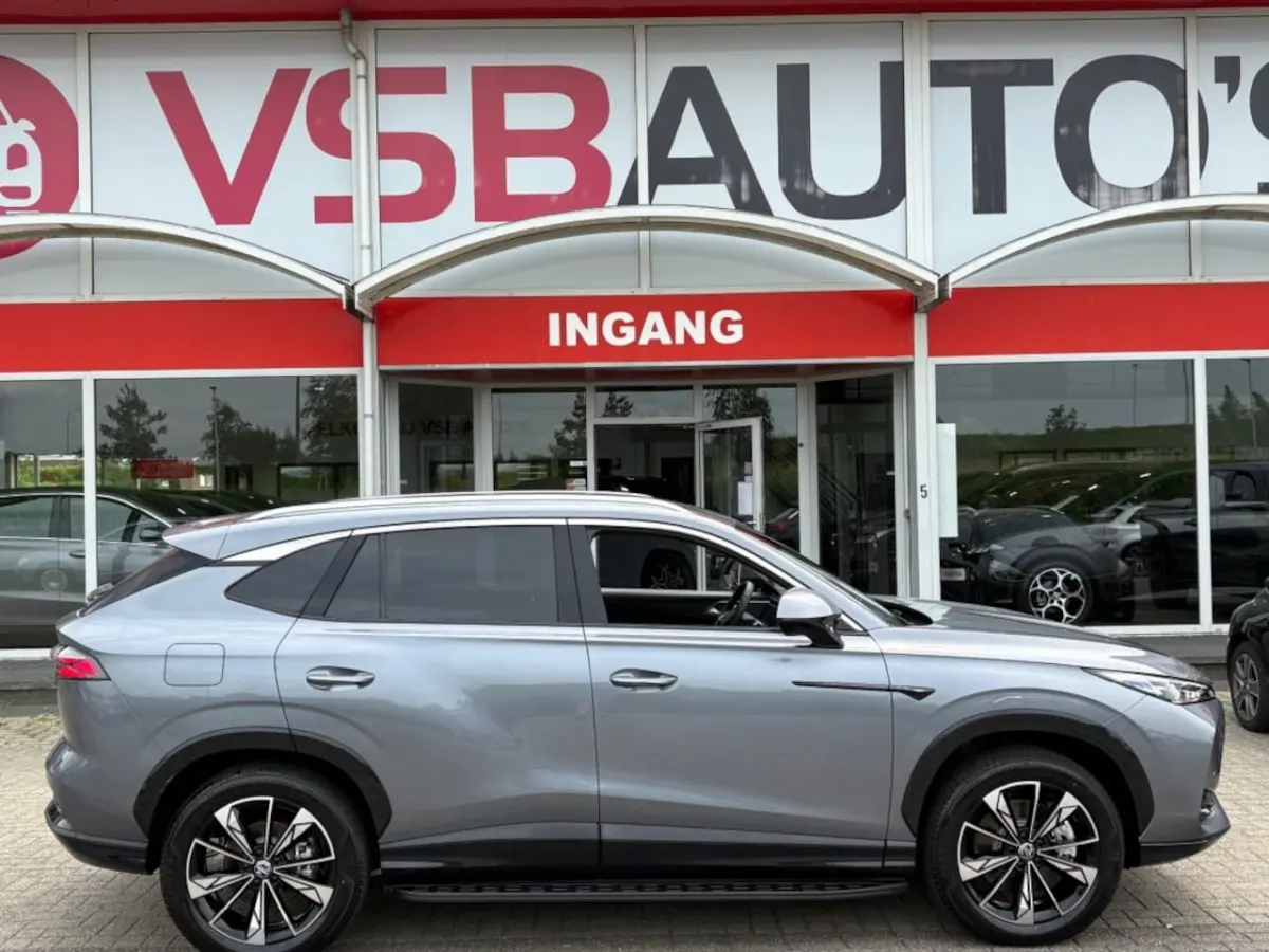 1.5 PHEV LUXURY 272PK AUT. NAVI 360CAMERA CARPLAY