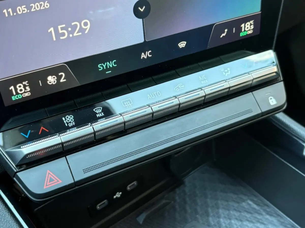 1.2 TCE 130PK MILD-HYBRID TECHNO HALF-LEER NAVI CAMERA CARPLAY AIRCO LMV PDC