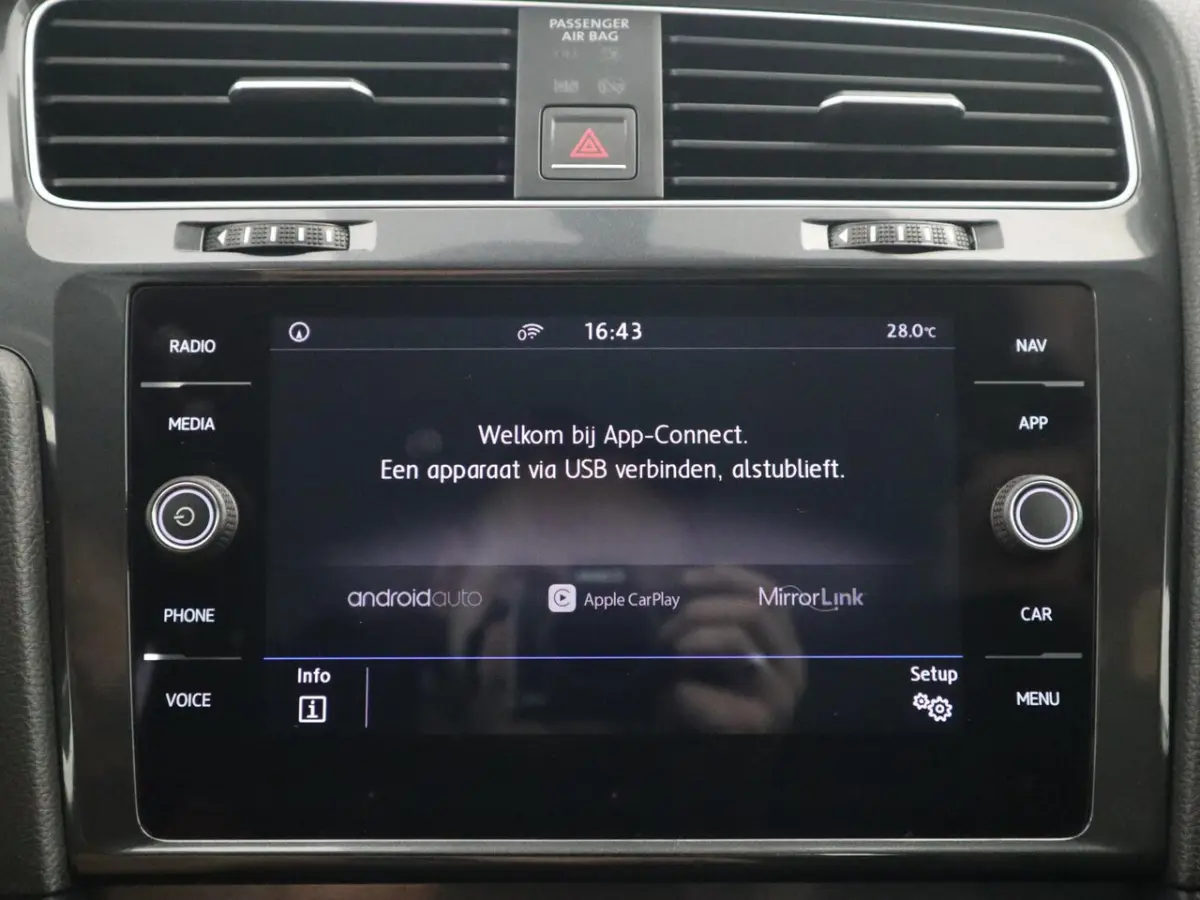 1.4 TSI Comfortline Business NWE D-RIEM / TREKHAAK / CARPLAY / STOELVERW / NAVI / CLIMA /