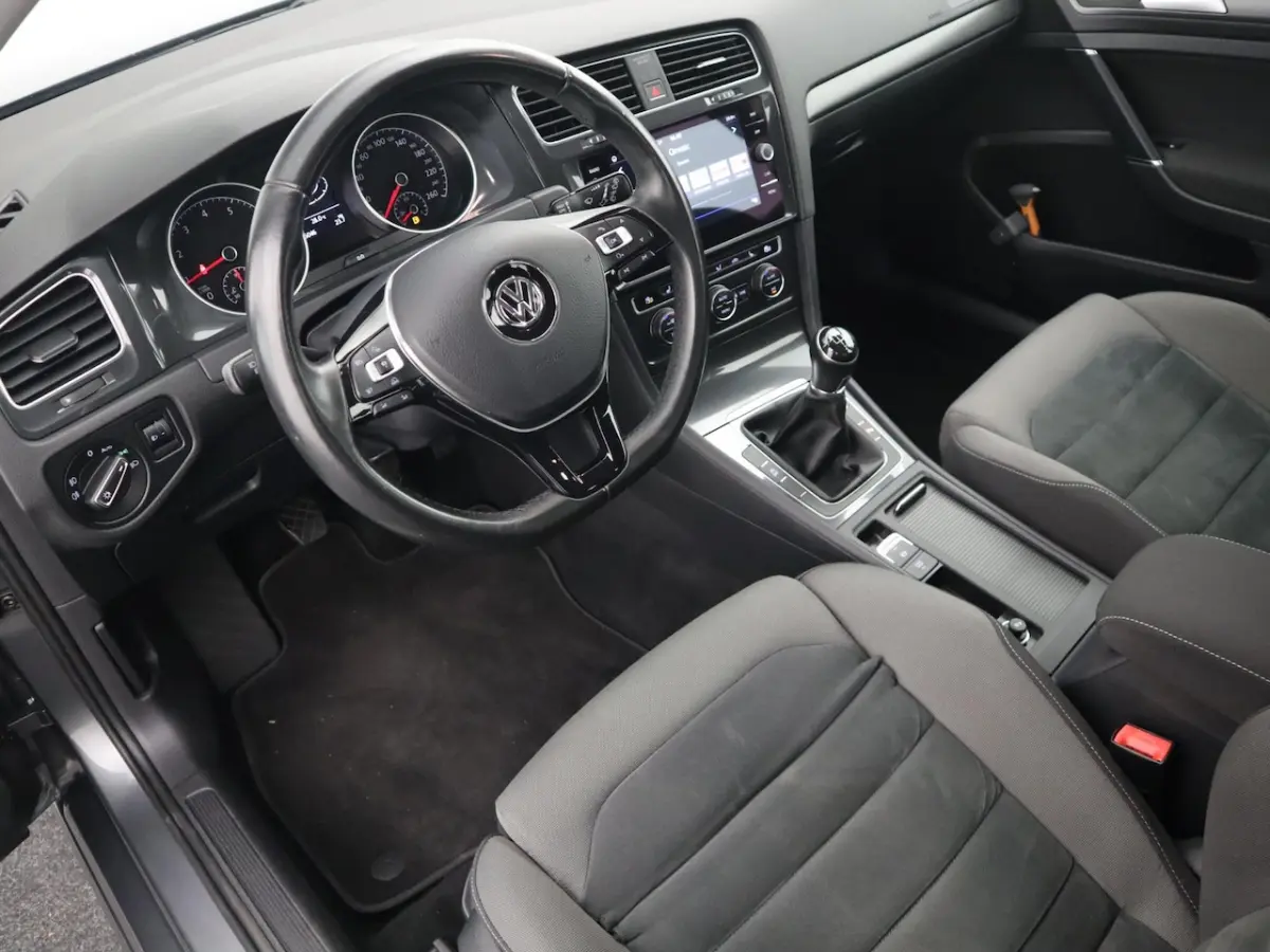 1.4 TSI Comfortline Business NWE D-RIEM / TREKHAAK / CARPLAY / STOELVERW / NAVI / CLIMA /