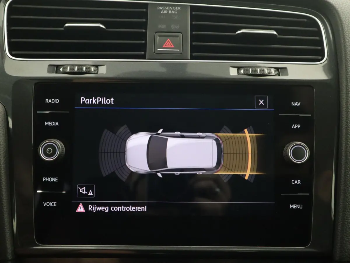 1.4 TSI Comfortline Business NWE D-RIEM / TREKHAAK / CARPLAY / STOELVERW / NAVI / CLIMA /