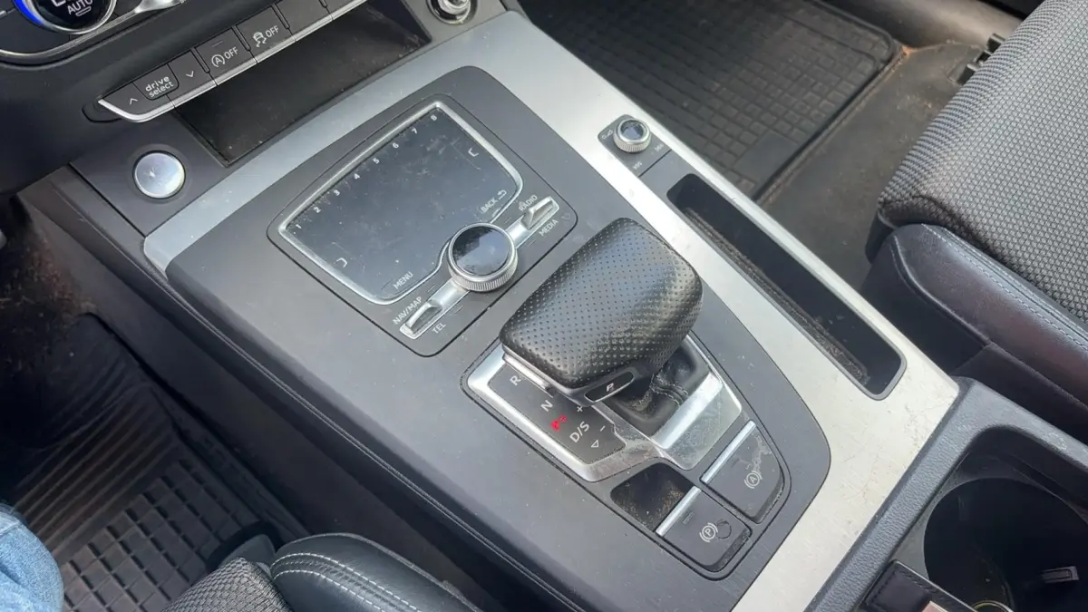 2.0 TFSI quattro Launch Edition S-LINE / FULL LED / NAVI / CAMERA / CLIMA / PDC / BLUETOOT