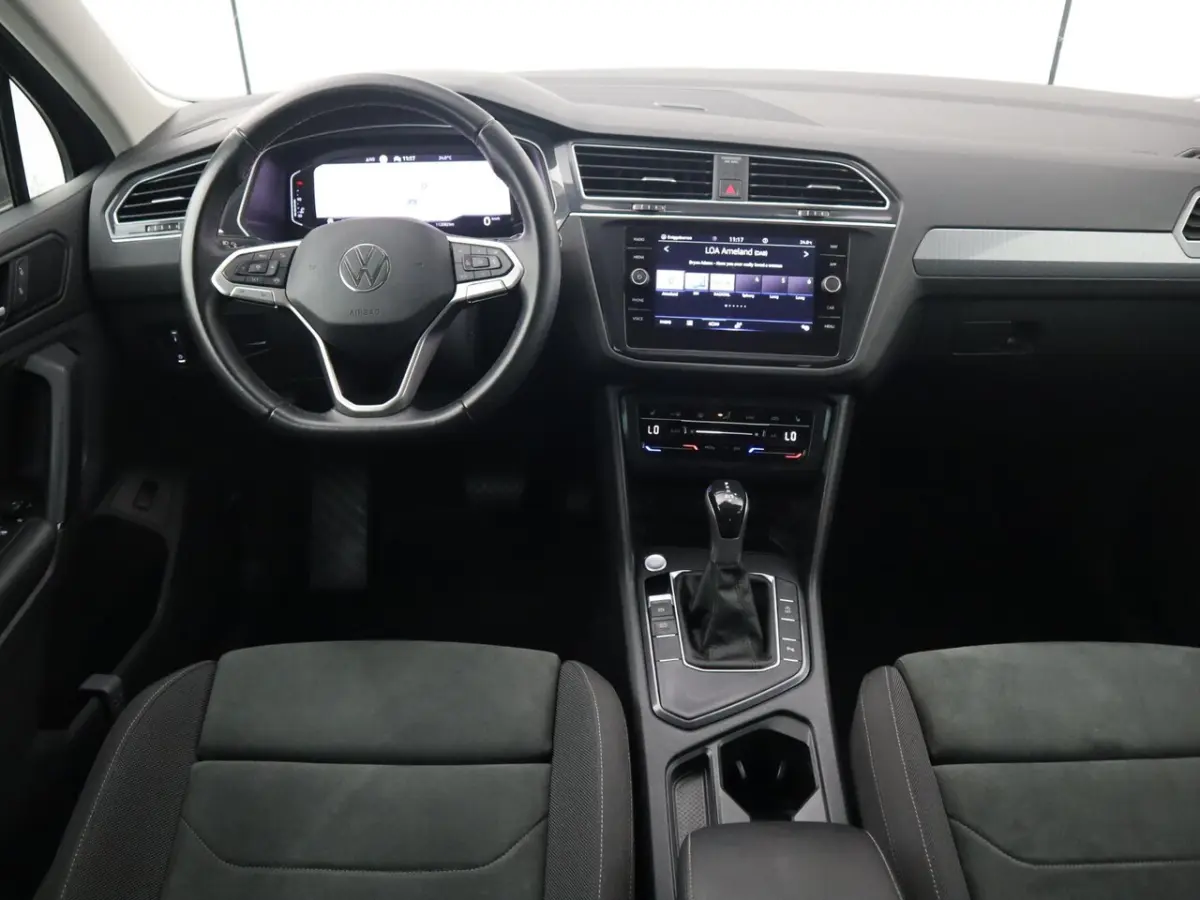 1.5 TSI Life Business FULL LED / KEYLESS / STOELVERW / STUURVERW / CARPLAY / NAVI / CLIMA