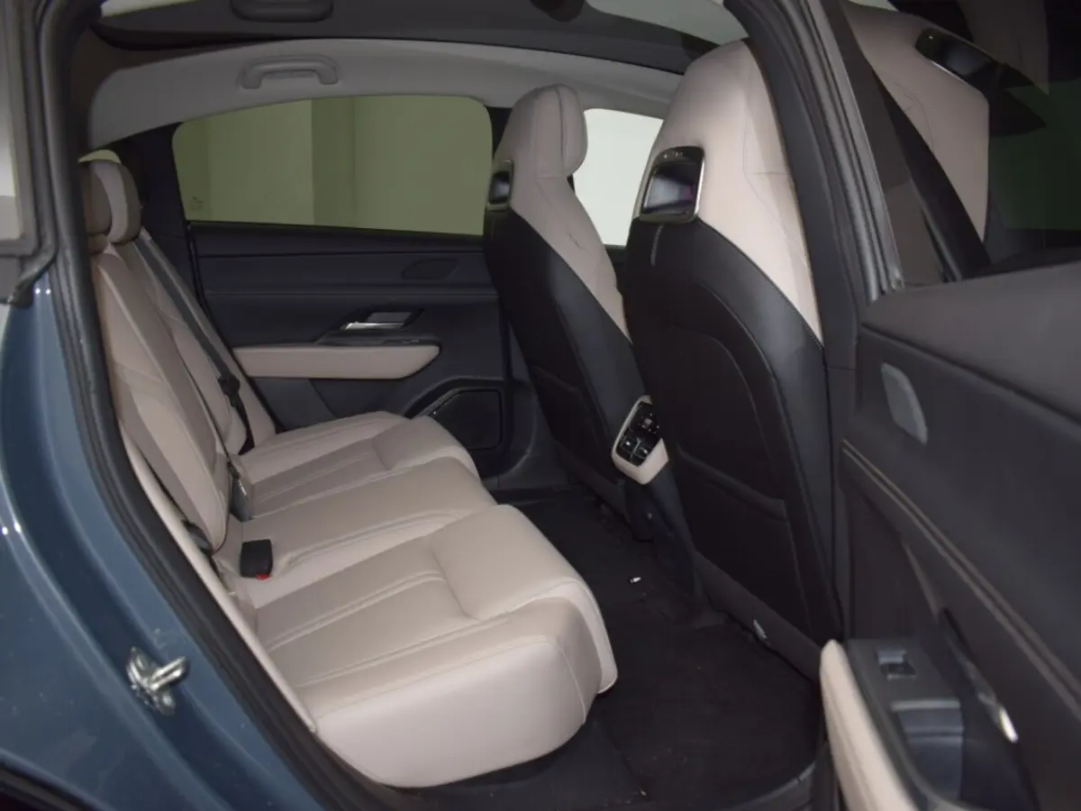 68, 8 kWh Takumi Business Edition | 360Â° View Monitor | Alarmsysteem (geen certificering)
