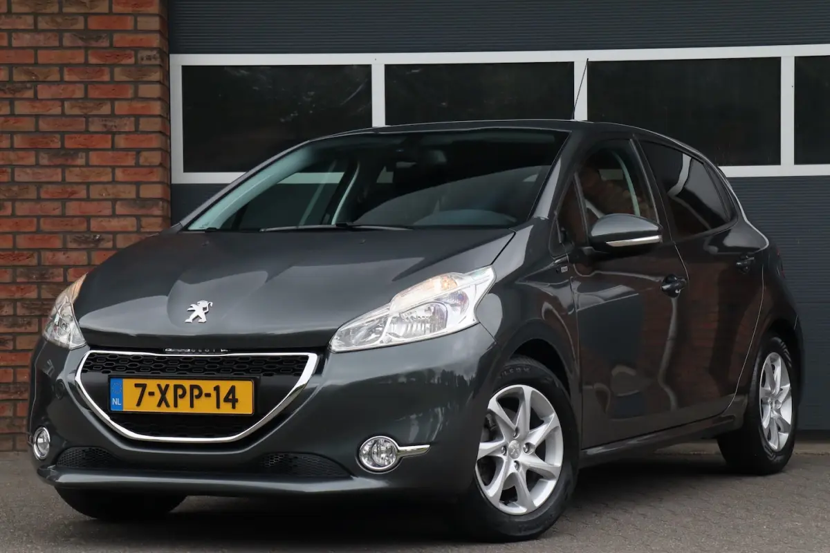 Peugeot 208 2014 Benzine Automatisch leasen