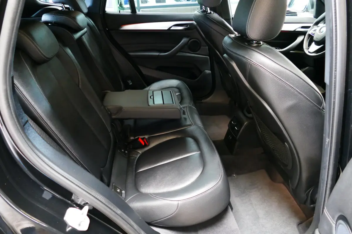 sDrive20i 192pk High Executive 1-Eig. Panodak, Camera, Leer, StoelVerw, Navi, 18"LMV