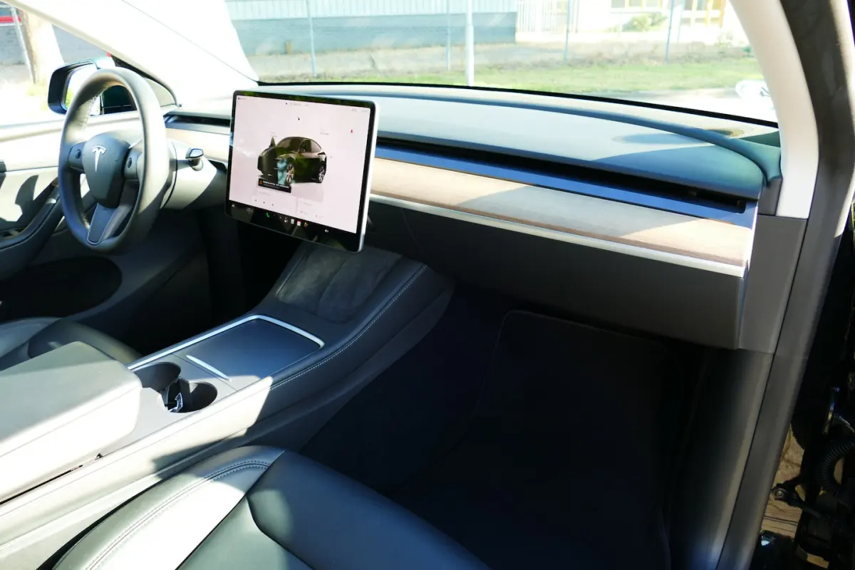 Performance AWD 75 kWh. SOH 93, 4 Full Self-Driving, Panodak, Haak 1600kg