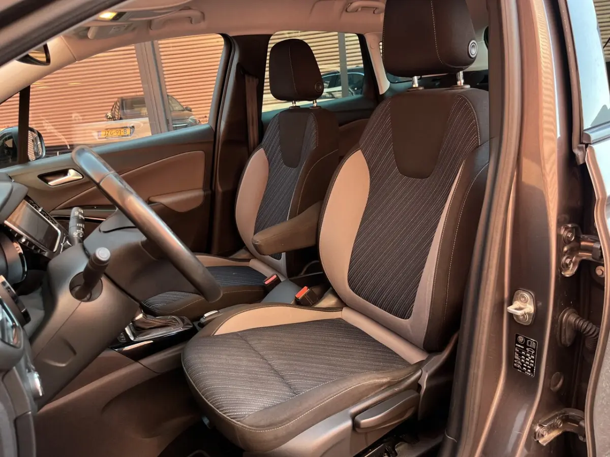 1.2 Turbo Innovation // CAMERA+SENSOREN // NAVI+CARPLAY // CLIMA // CRUISE //