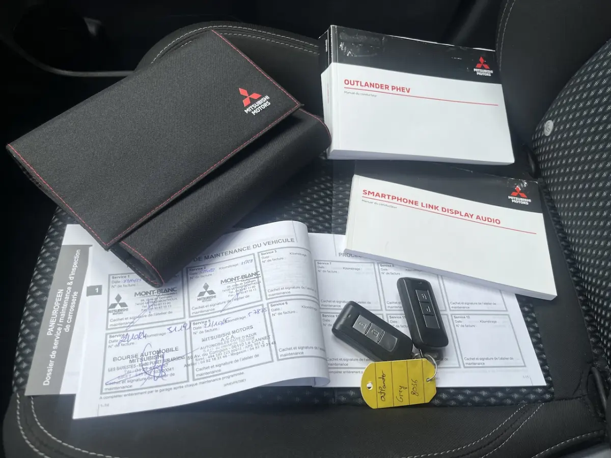 2.4 PHEV 4WD Pure+ 240PK // AFN. TREKHAAK // KEYLESS // CAMERA+SENSOREN // CLIMA // STOELV