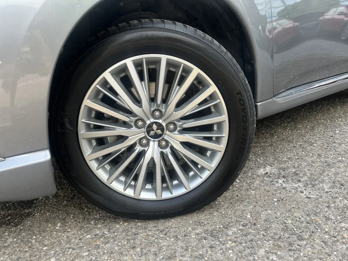 2.4 PHEV 4WD Pure+ 240PK // AFN. TREKHAAK // KEYLESS // CAMERA+SENSOREN // CLIMA // STOELV